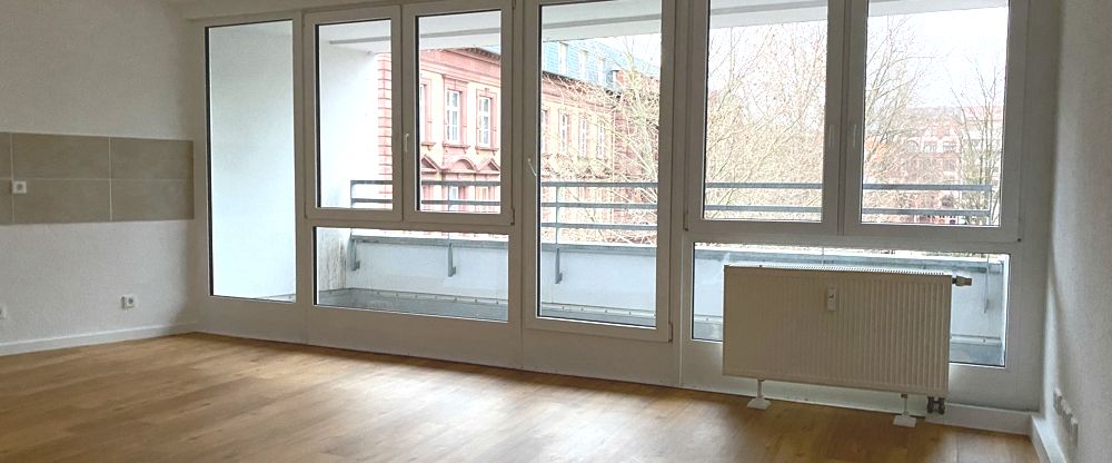 Lichtdurchflutete und sanierte 1 Zimmer Wohnung in der Neustadt - Photo 1