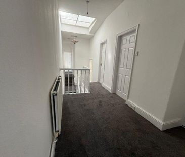 3 bedroom flat to rent - Photo 6