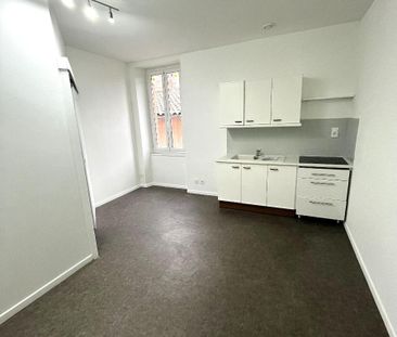 Location Appartement 2 pièces 30m² LESCURE D ALBIGEOIS 81380 - Photo 2