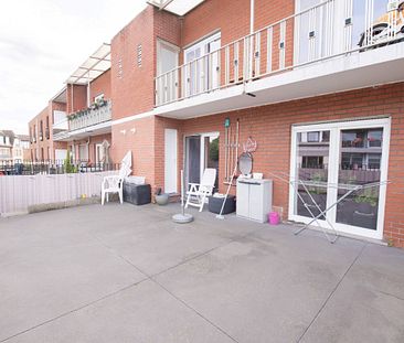 Instapklaar lichtrijk appartement met 2 slaapkamer, garagebox en zéér ruim terras! - Photo 6