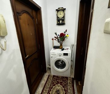 Garsoniera renovată, mobilată și utilată complet - spre inchiriere - Fotografie 5