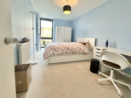 Bloemfontein Road, London - Photo 2