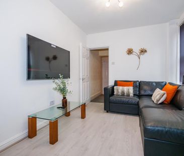 6 bedroom end of terrace house to rent - Photo 3