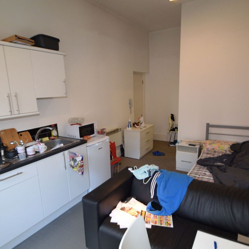 Studio to rent - Photo 1