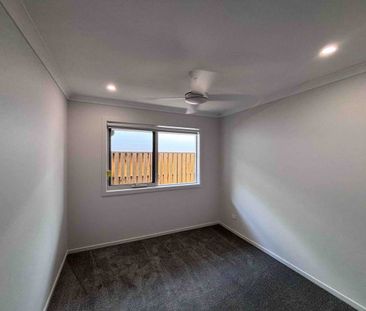 BRAND NEW 4 BEDROOM HOME FOR RENT IN WHITE ROCK - REGISTER NOW TO A... - Photo 1