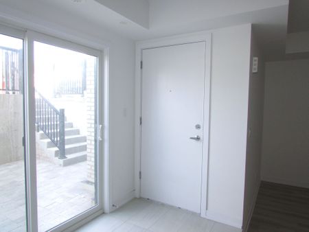 For Lease - 25 Palace Street Unit# Q32, Kitchener, Ontario - Photo 4
