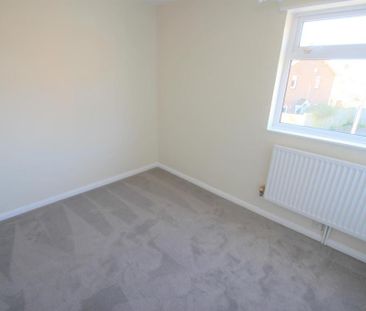 3 bedroom end of terrace house to rent - Photo 5