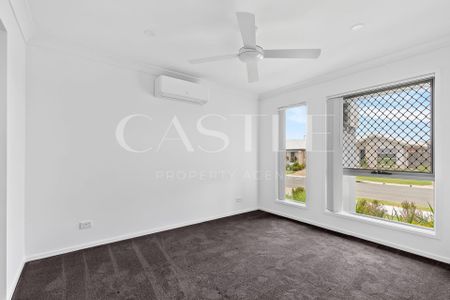 Modern Low Maintenance Three Bedroom Retreat - Photo 3