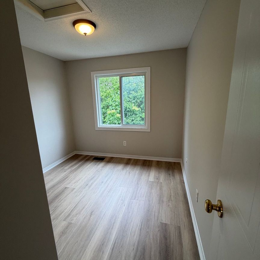For Lease - 240 London Road Unit# 101, Guelph, Ontario - Photo 1