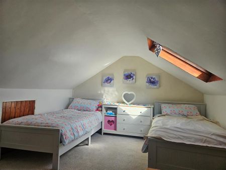 2 bedroom terraced house to rent - Photo 2