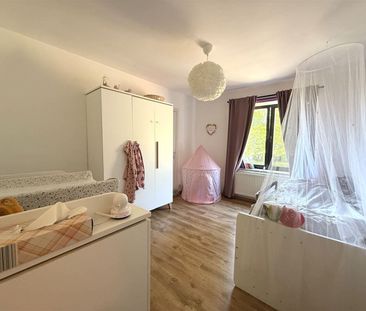 Gelijkvloersappartement met 2 slaapkamers, terras en garagebox - Foto 6