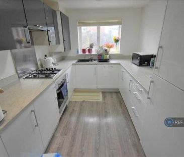 3 bedroom end of terrace house to rent - Photo 5