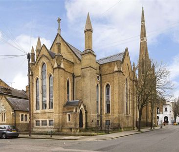 Lovely one bedroom apartment with own entrance set within a beautiful church conversion in Angel. - Photo 1