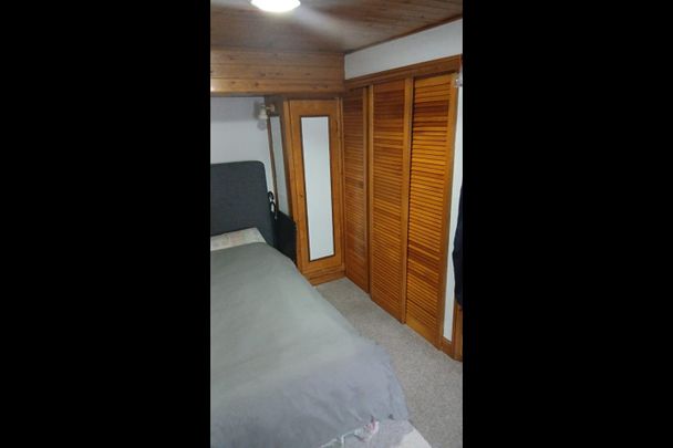 Room in a Shared Flat, Georgia Road, CR7 - Photo 1