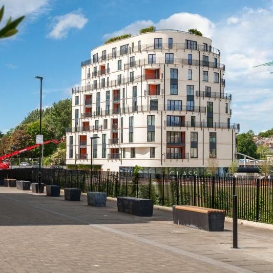 Sovereign Point, Bath, BA2 - Photo 1