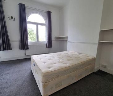 3 bedroom apartment to rent - Photo 6