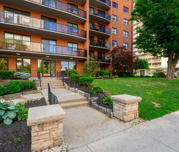 150 Bay Street South - Photo 1