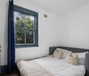 Redfern - Photo 3