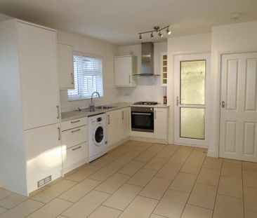 3 bedroom semi-detached house to rent - Photo 6
