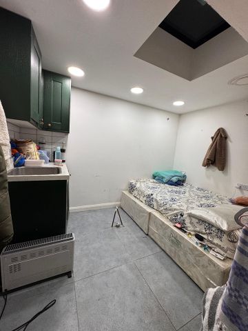 Room in a Shared House, Denbigh Road, E6 - Photo 3