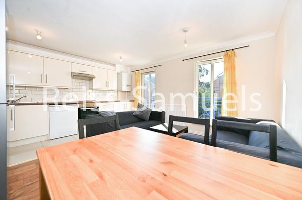 6 bedroom semi-detached house to rent - Photo 1