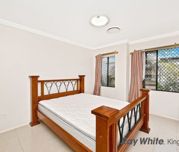 Ultra Modern Four Bedroom Townhouse - Photo 6