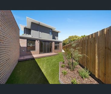 2/76 Skye Road, Frankston, Vic 3199 - Photo 5