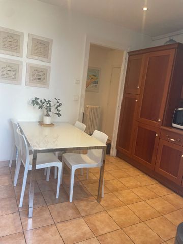 Location Appartement 3 pièces 82m² - Photo 3