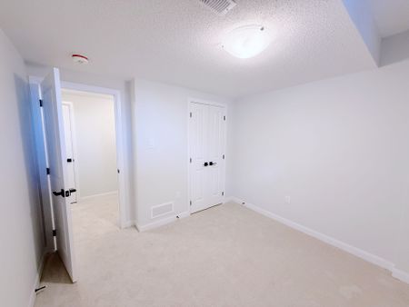 For Lease - 1233 Creekway Private, Kanata, Ontario - Photo 4