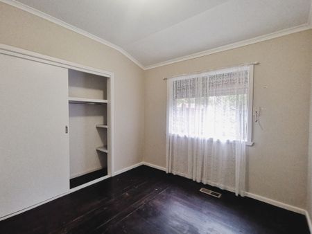 33 High Street Road, Ashwood VIC 3147 - House For Rent | Domain - Photo 5