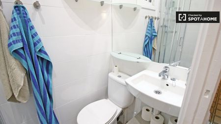 barcelona, Catalonia 08015 - Photo 5