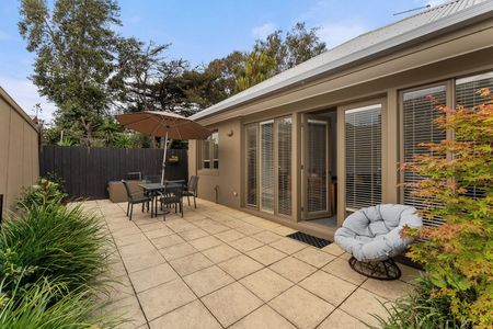 BRILLIANT BEACHSIDE LIFESTYLE ! - Photo 5