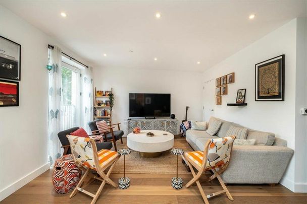 West Parkside, Greenwich, SE10 - Photo 1