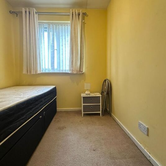 Walton Crescent, Blackburn - Photo 1