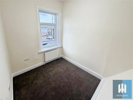 Leeds Road, Huddersfield, HD1 - Photo 4