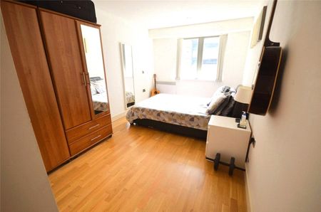 Express Networks, 6 Oldham Road, Manchester City Centre, M4 5DB - Photo 3