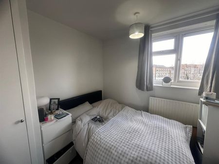 4 Bedroom Flat To Let - Photo 4