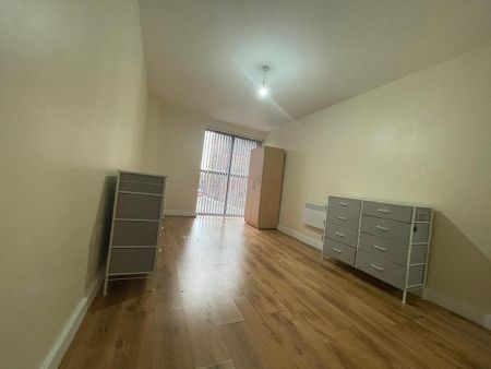 2 bedroom apartment to rent - Photo 4
