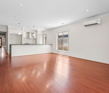 Calling All Golfers - Four Bedroom, Two Bathroom, Two Living Family... - Photo 1