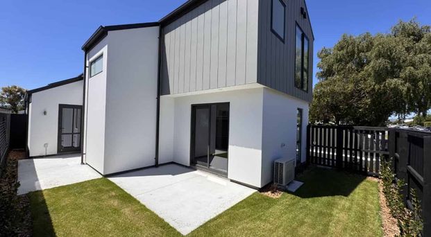 Sunny 3 bedroom - Photo 1