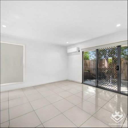 Sophisticated Living: Exceptional Townhouse in Prestigious Marsden Complex! - Photo 2
