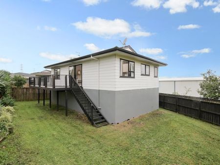 4-Bedroom Home with Huge Section - Photo 2