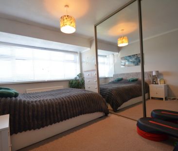 3 bedroom Semi-detached house to rent - Photo 3