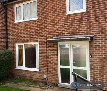 3 bedroom semi-detached house to rent - Photo 6