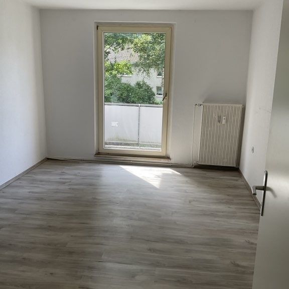 Sehr schöne renovierte 2 Zimmer Wohnung mit Balkon in Gelsenkirchen zu vermieten - Photo 1