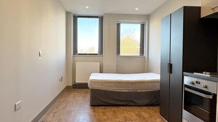 Studio to rent - Photo 2