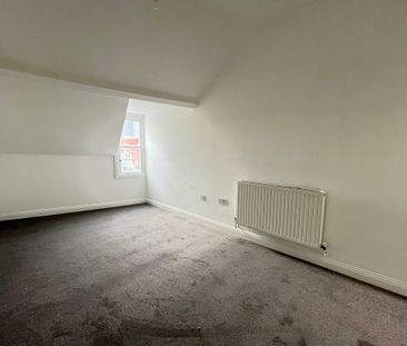 2 bed flat to rent in Albert Road, Bournemouth, BH1 - Photo 3