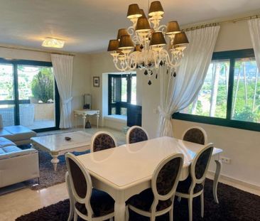 3 room luxury penthouse for rent in Estepona, Spain - Photo 1