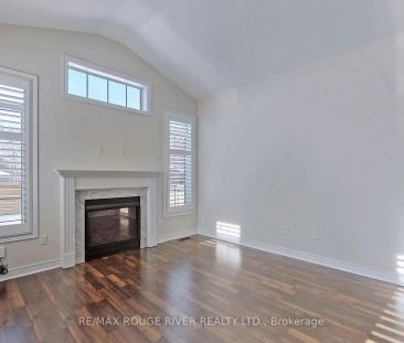 1022 BYRON STREET N - Photo 2