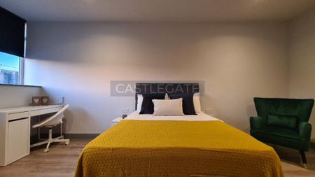 1 bedroom in a flat share to rent - Photo 3